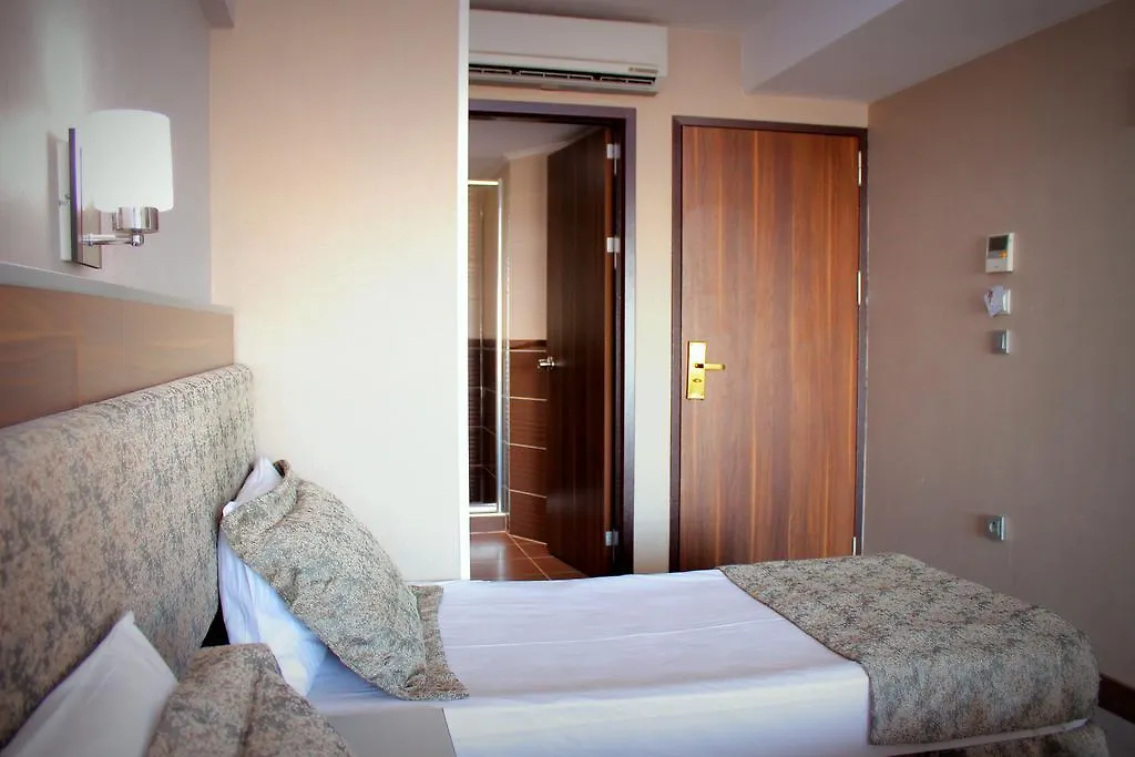 Hotel Buyuk Paris Istanbul